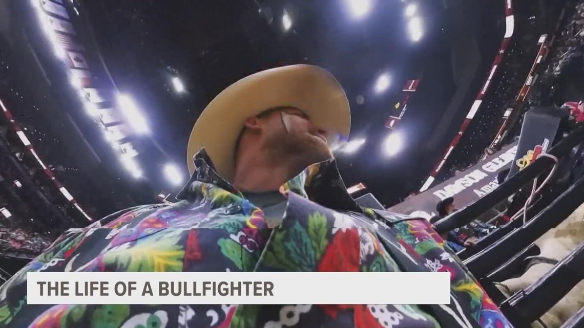 The high-risk life of the rodeo bullfighter