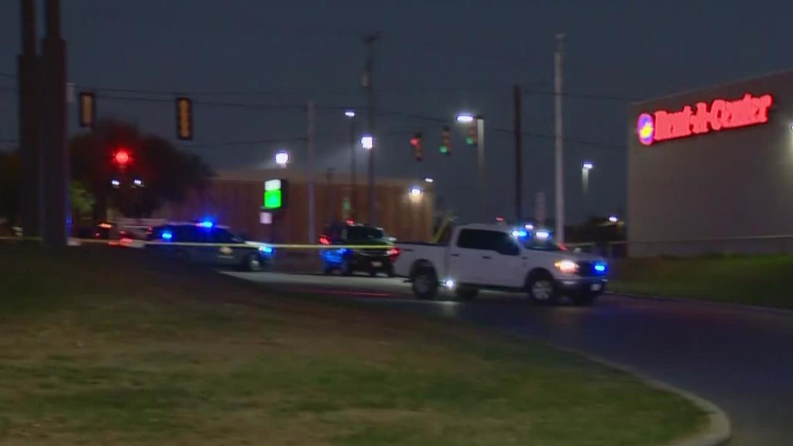 Reported shooting in Floresville forces schools to temporarily lock