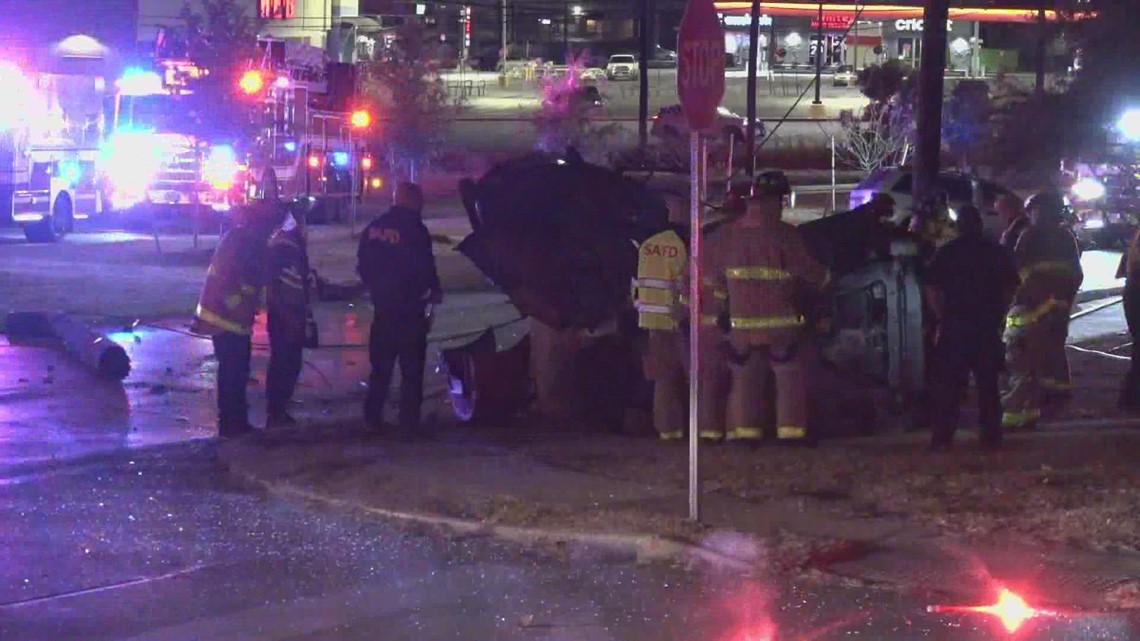 Three people killed in accident in San Antonio - Vimarsana News