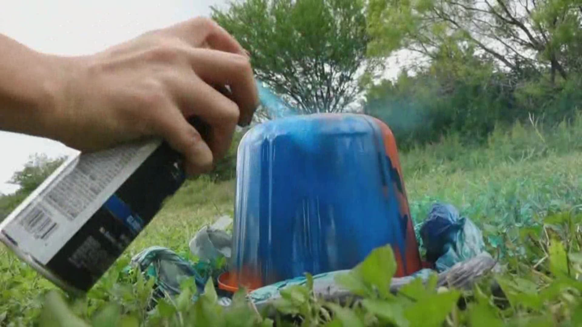 Blue pumpkin buckets help identify trickortreaters with autism