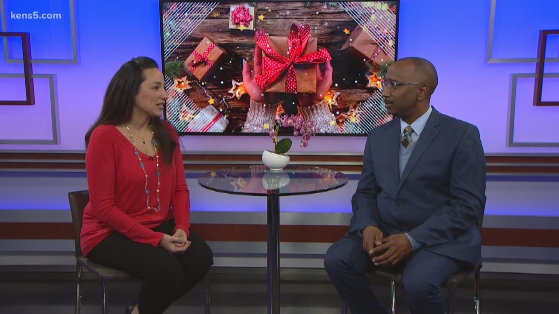 A representative from Jefferson Bank stopped by the KENS 5 studio Sunday morning to provide some tips on how to keep our spending habits under control during the most spend-happy time of the year.