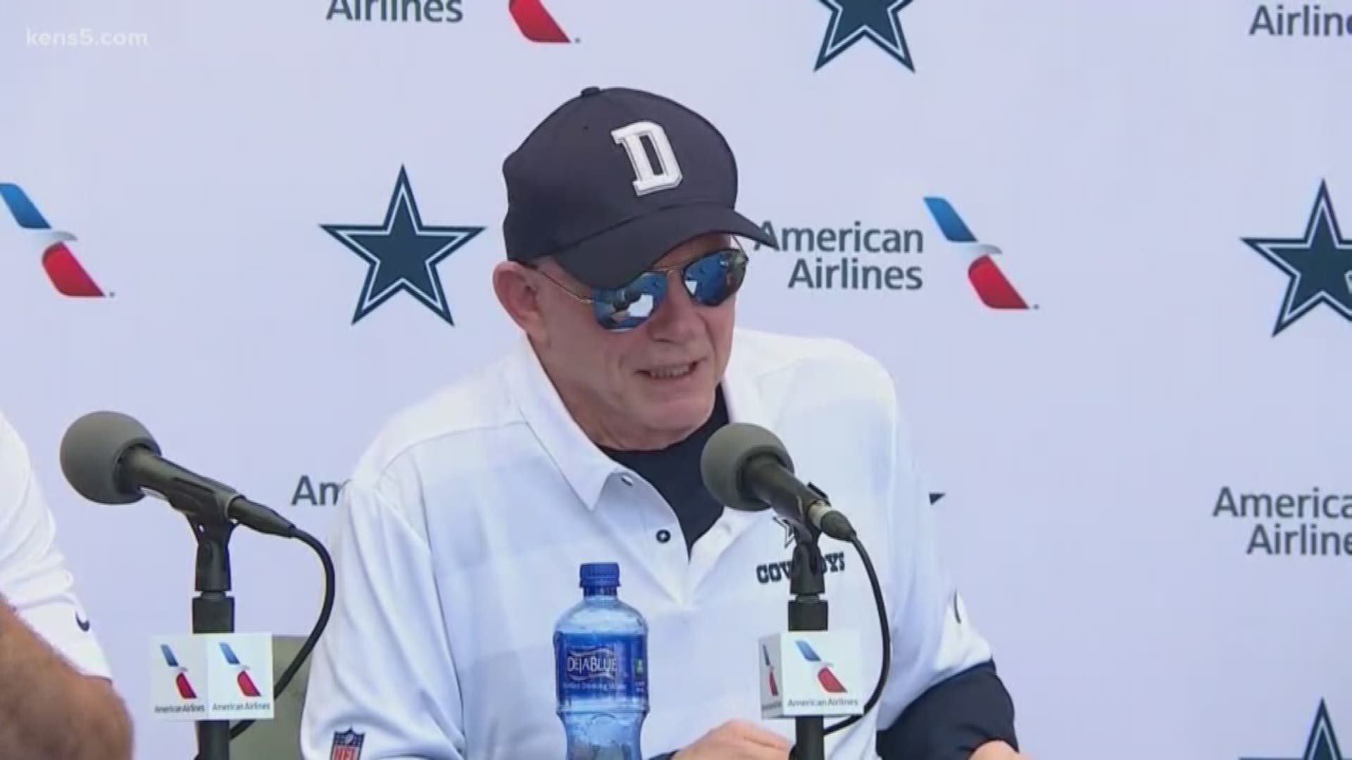 Cowboys owners Jerry Jones emphatically backed head coach Jason Garrett on Wednesday during the annual "State of the Cowboys" press conference.