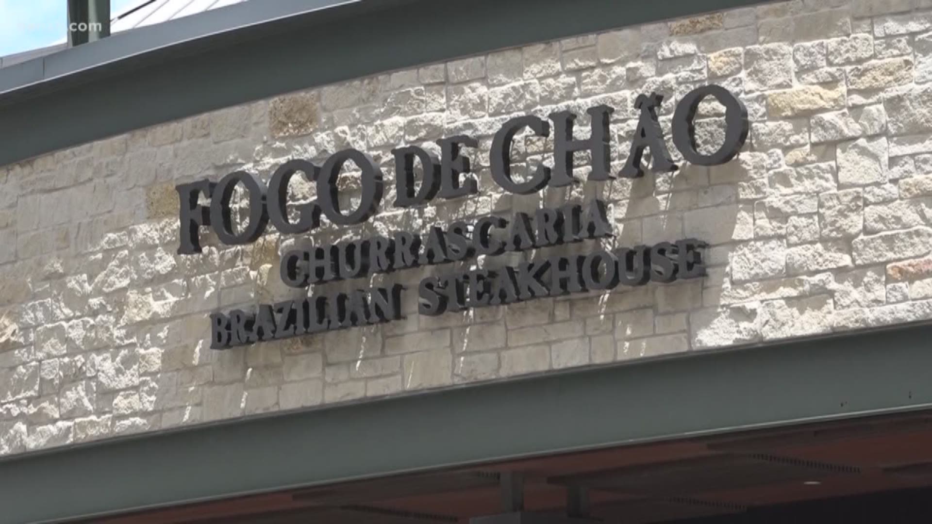 A San Antonio restaurant is apologizing after an employee kicked out an SAPD officer for carrying a gun. This sparked a firestorm online, with some calling it an honest mistake and others calling on the restaurant to do more than just apologize.