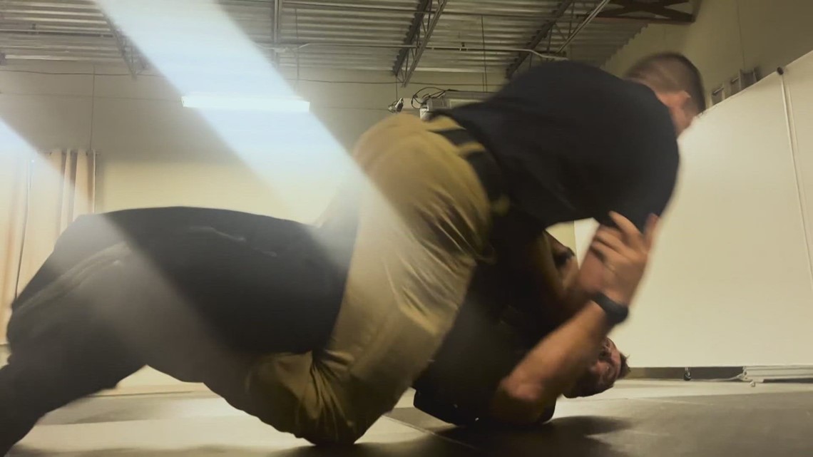 'Another tool on our tool belt' | Seguin Police training in Brazilian jiu-jitsu - Vimarsana News