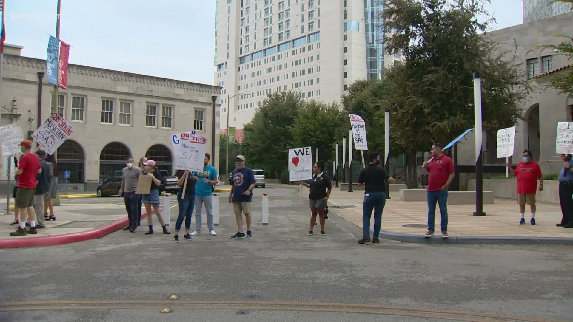 KENS 5's Matt Houston explains what's at stake if both sides can't find common ground.