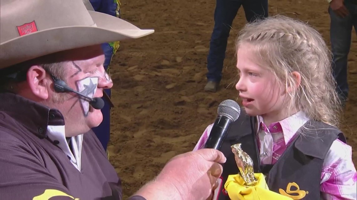 Gracie Grafe from Kerrville wins mutton bustin' Wednesday evening