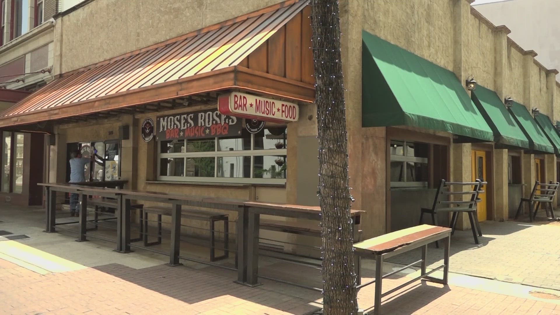 The owners of Moses Rose's Hideout have reached a deal with government agencies to sell their property, ending an eminent domain case to expand Alamo grounds.
