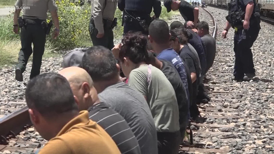 Uvalde Co seeing a surge of migrants hiding in trains - Vimarsana News