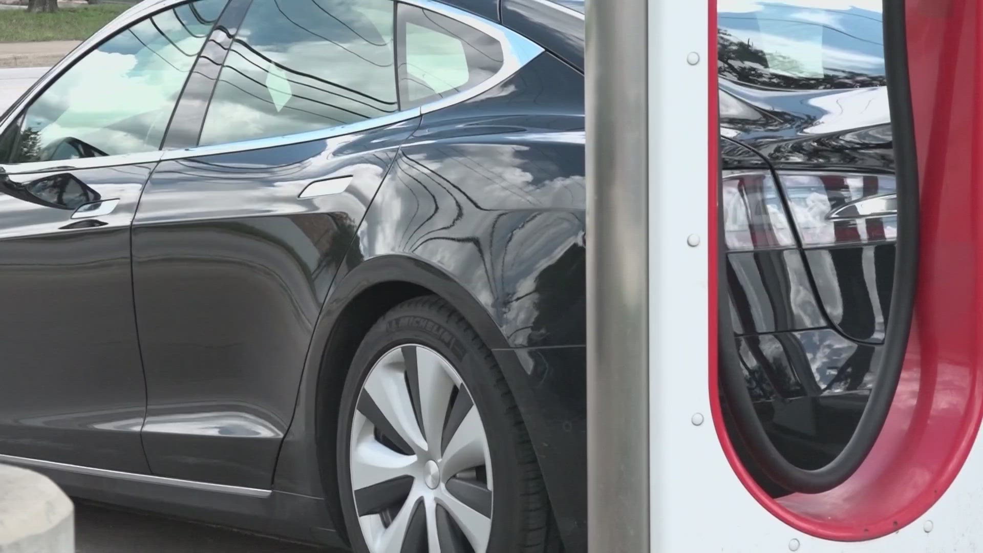 Senate Bill 505 requires electric vehicle owners to pay $400 to register a new electric vehicle, on top of other fees. Renewing registration will cost $200.