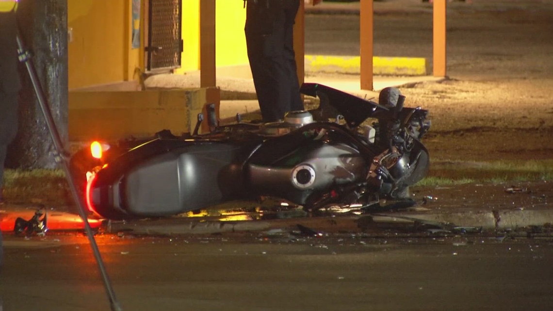 SAPD: 19-year-old dies in west-side motorcycle crash | kens5.com