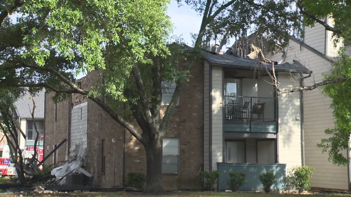Breaking news Fire crews working to put out northeast side apartment