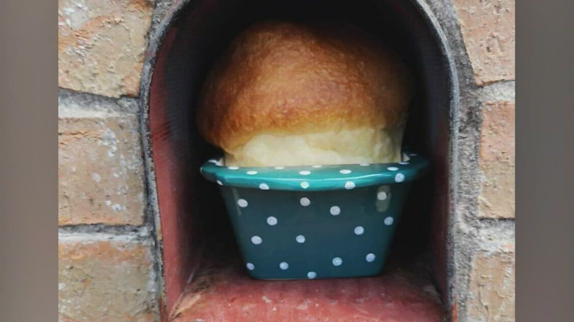 Texas grandma bakes bread in her mailbox