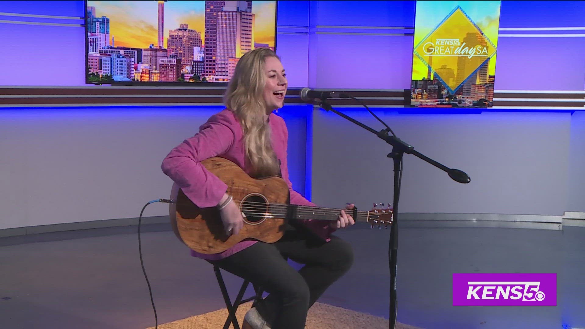 Singer-Songwriter Joanne Shaw Taylor performs in-studio.