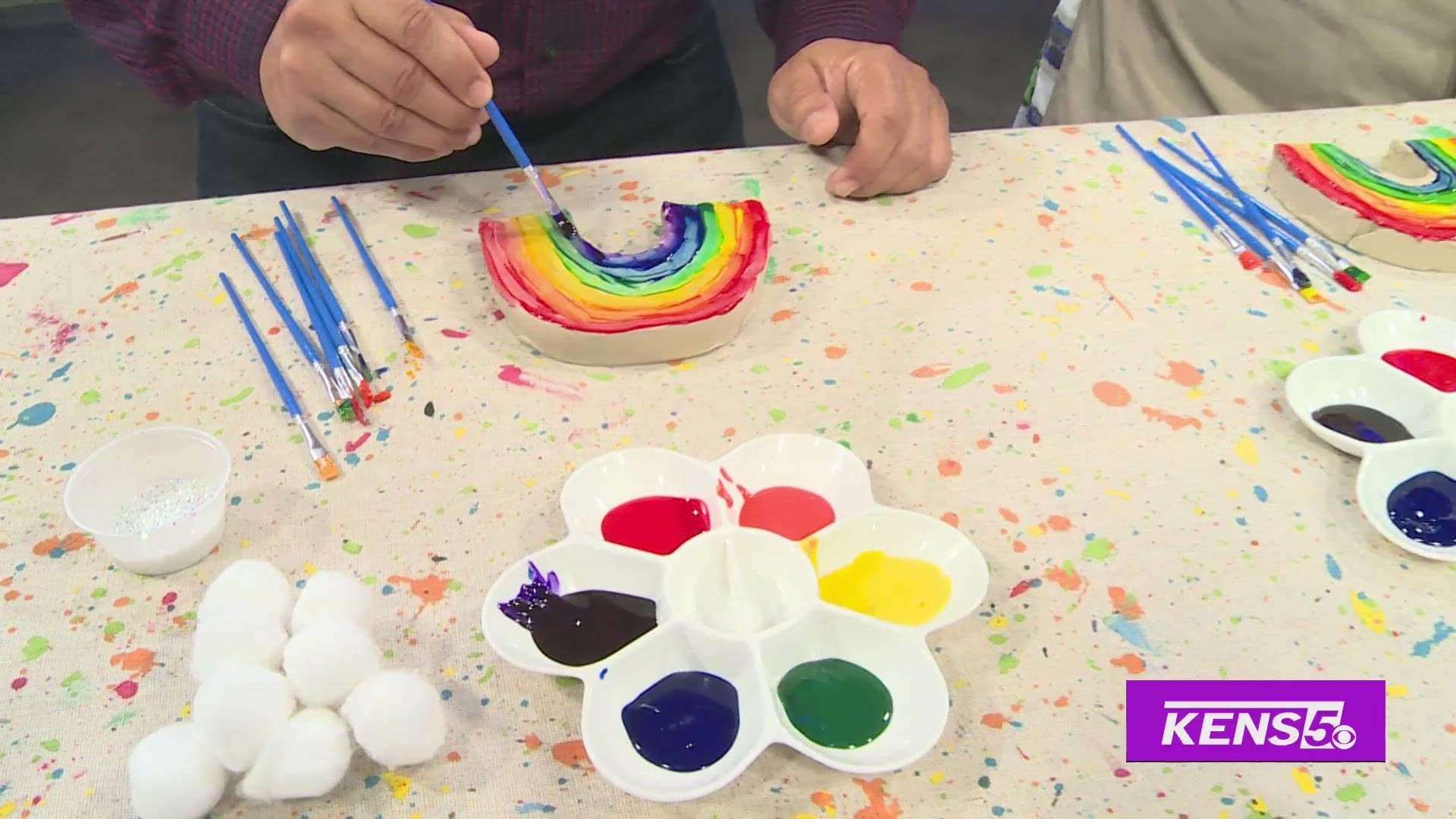 Shannon Schumacher with Kidcreate Studio shows Paul how to make a clay rainbow you can do with your kids.