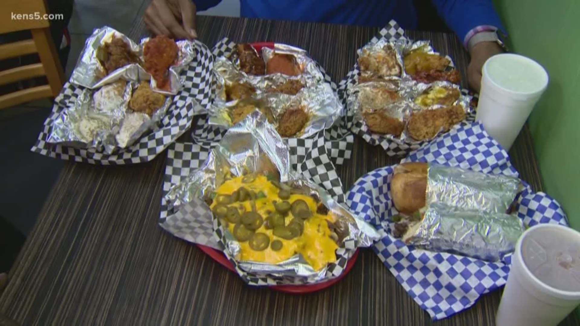 KENS 5's Marvin Hurst is checking out Wayne's Wings, which was voted best wings in Texas.