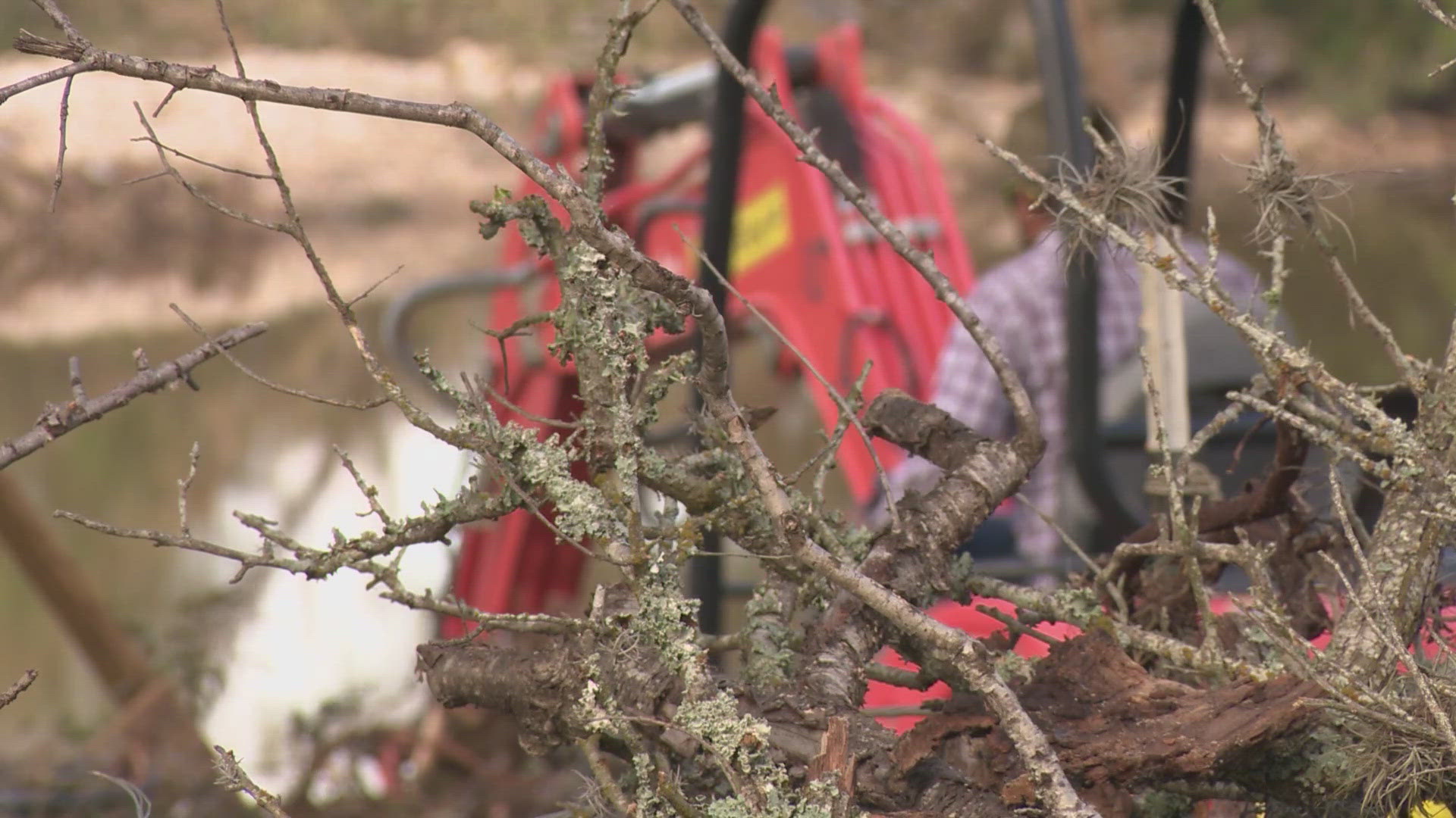 Looking at the devastation caused by the floods on Friday, John Schwartzlose said he felt like he just had to do something. 