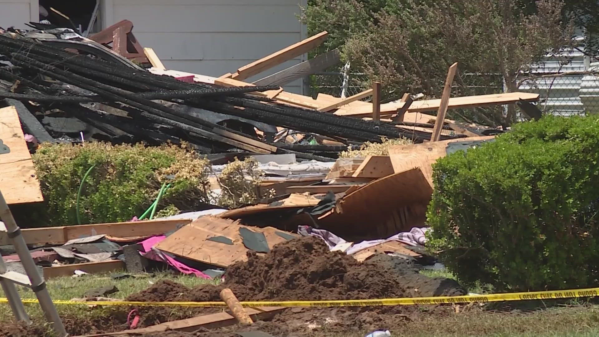 Community reacts to aftermath of explosions in Floresville