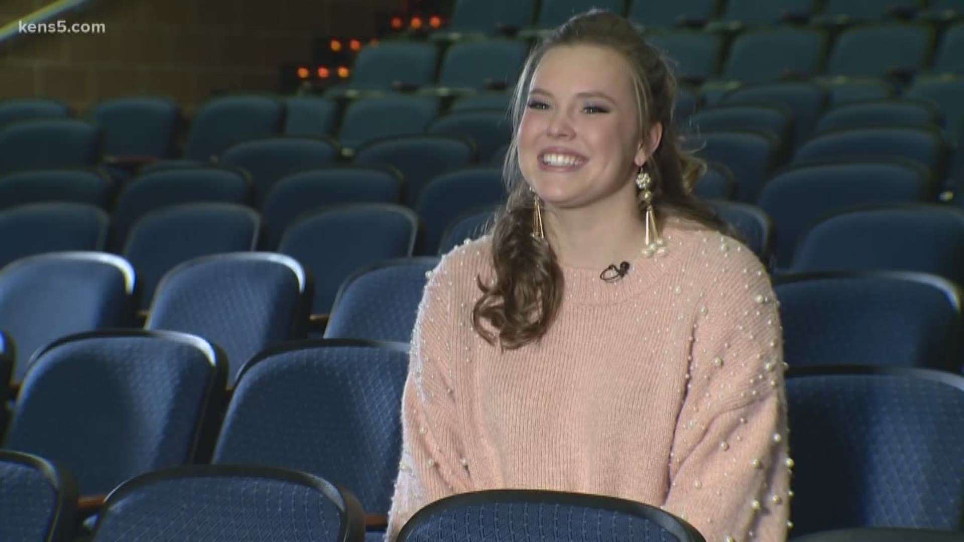 She appears to sing every note correctly and her tune has earned her a trip to the US Capitol.