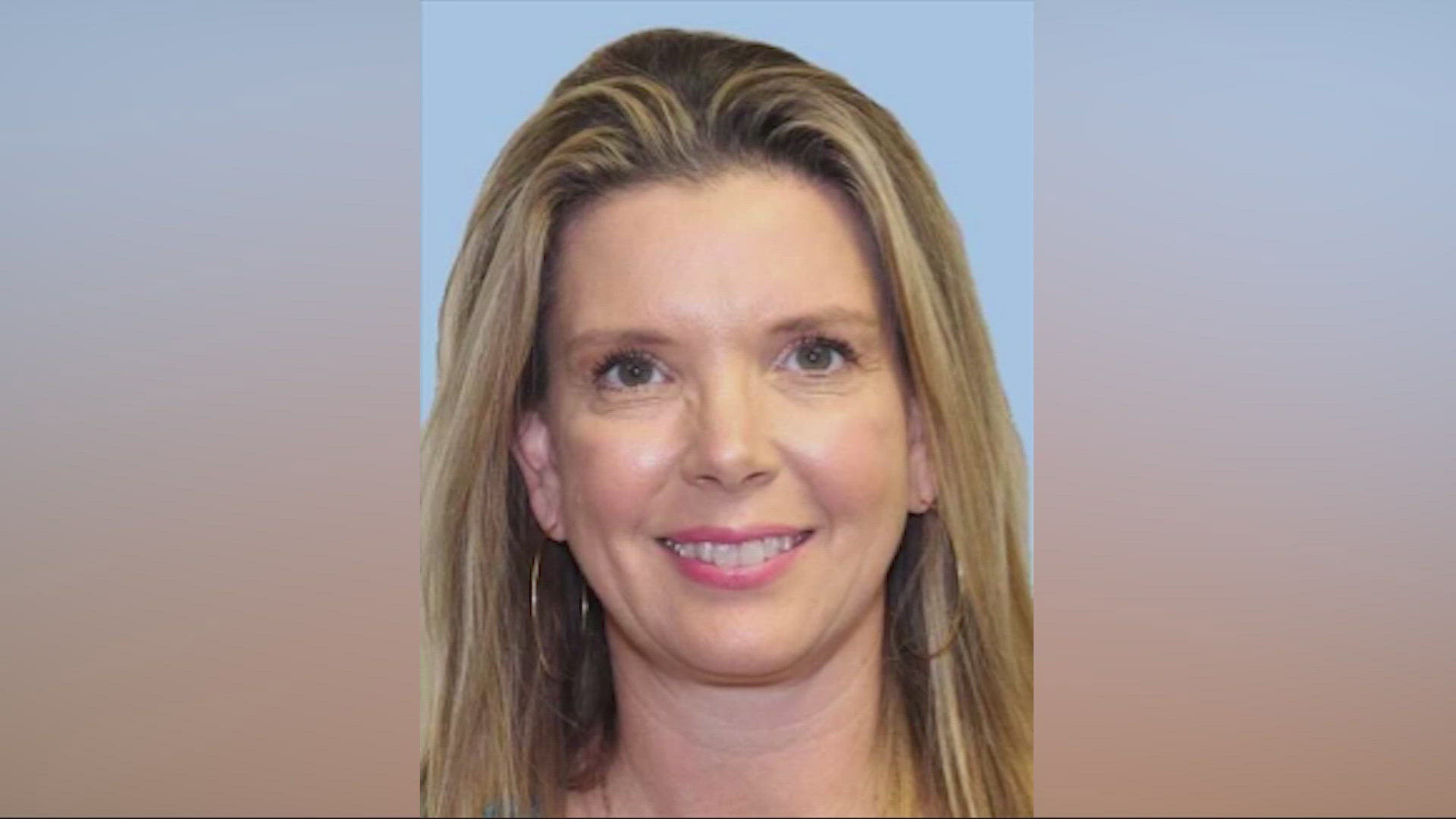 Suzanne Clark Simpson was last seen wearing a long black dress and black heels.