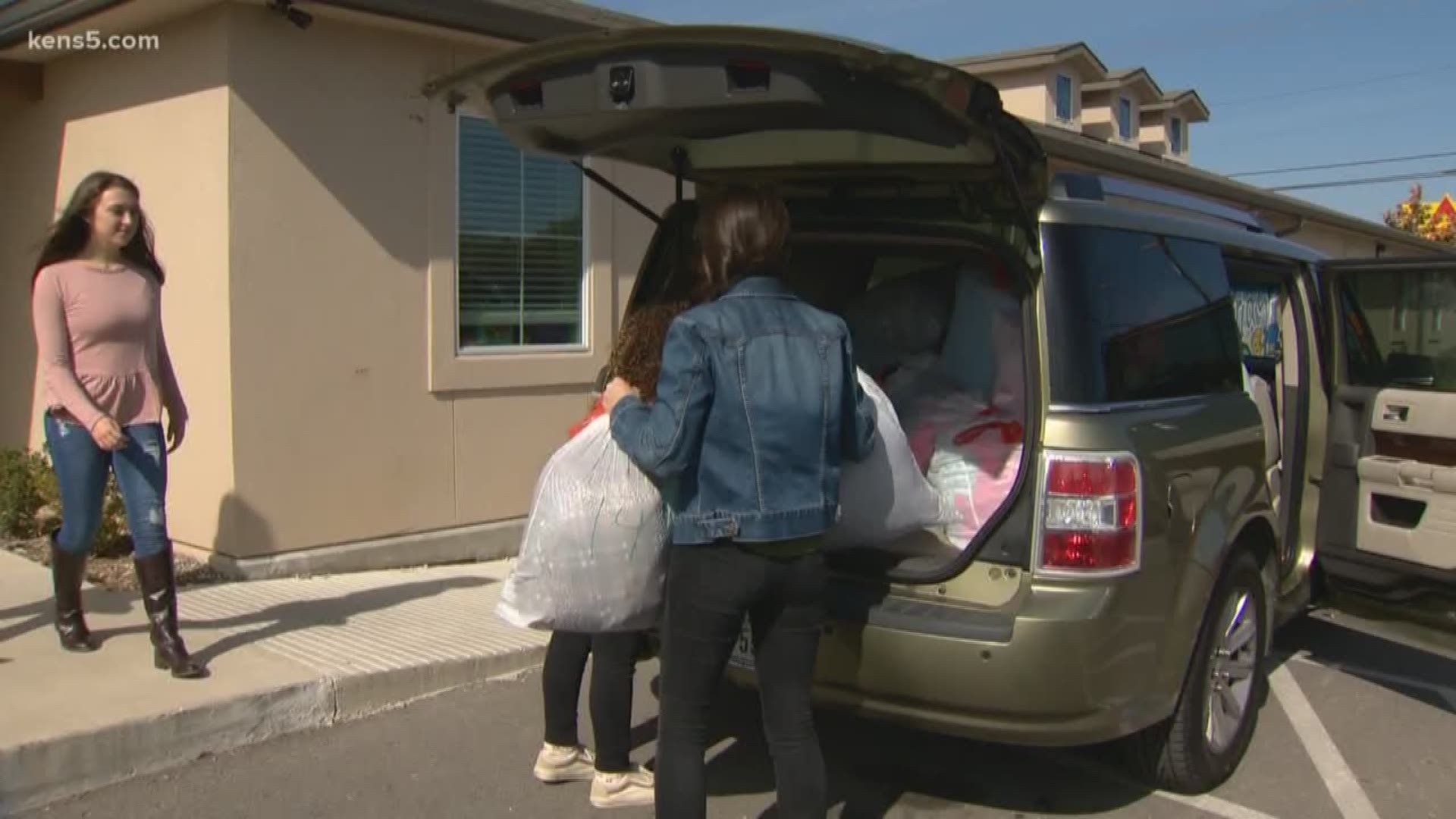 A local teen is going above and beyond to help others in need. Samantha Sanchez helped collect 200 blankets for children at emergency shelters.