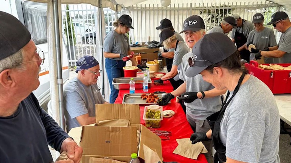 'We're just here for them' | Volunteers serving up hope and healing for those impacted by Israel-Hamas war - Vimarsana News