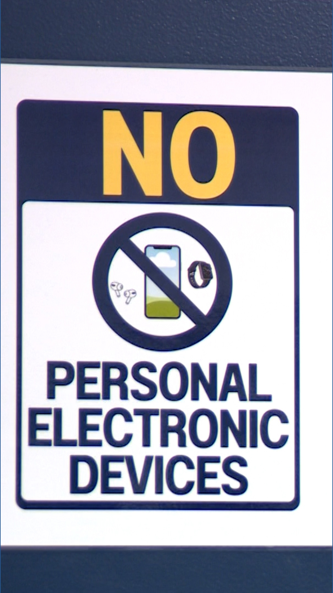 New Texas law bans cell phone use in class. What options do schools ...
