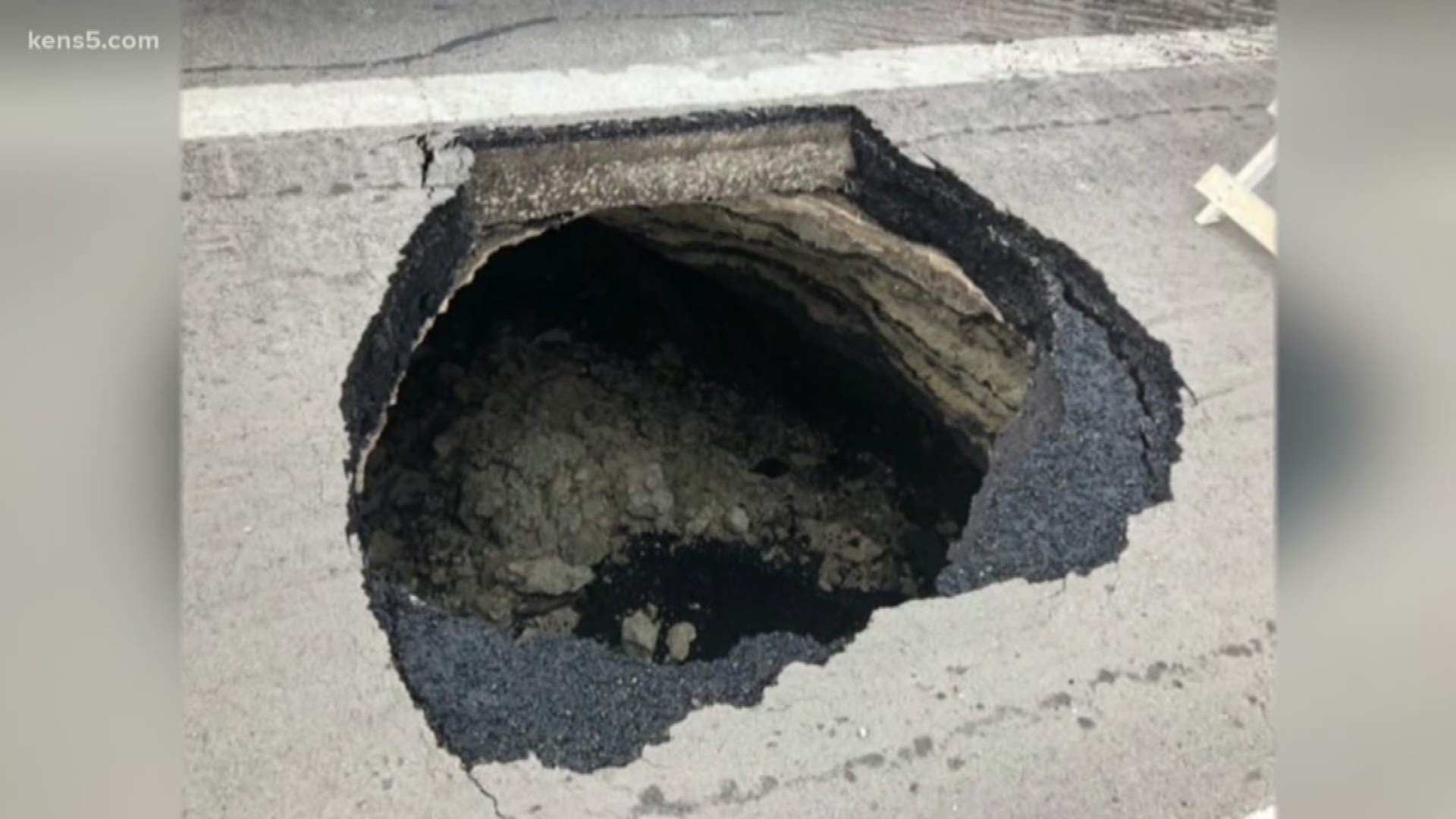 A sinkhole has shut down lanes along I-410 southbound to US 90 westbound.

Traffic on 410 is being diverted to the frontage road and taken to cloverleaf ramps to access US 90 westbound.