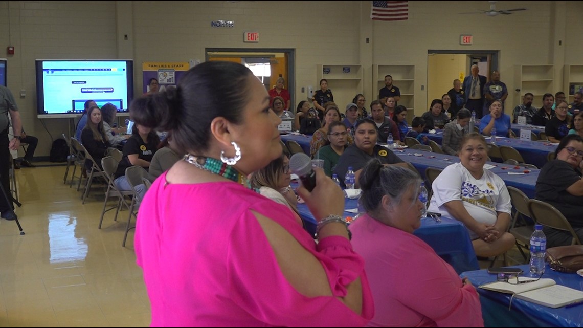 San Antonio ISD holds first community meeting on proposed school closures - Vimarsana News