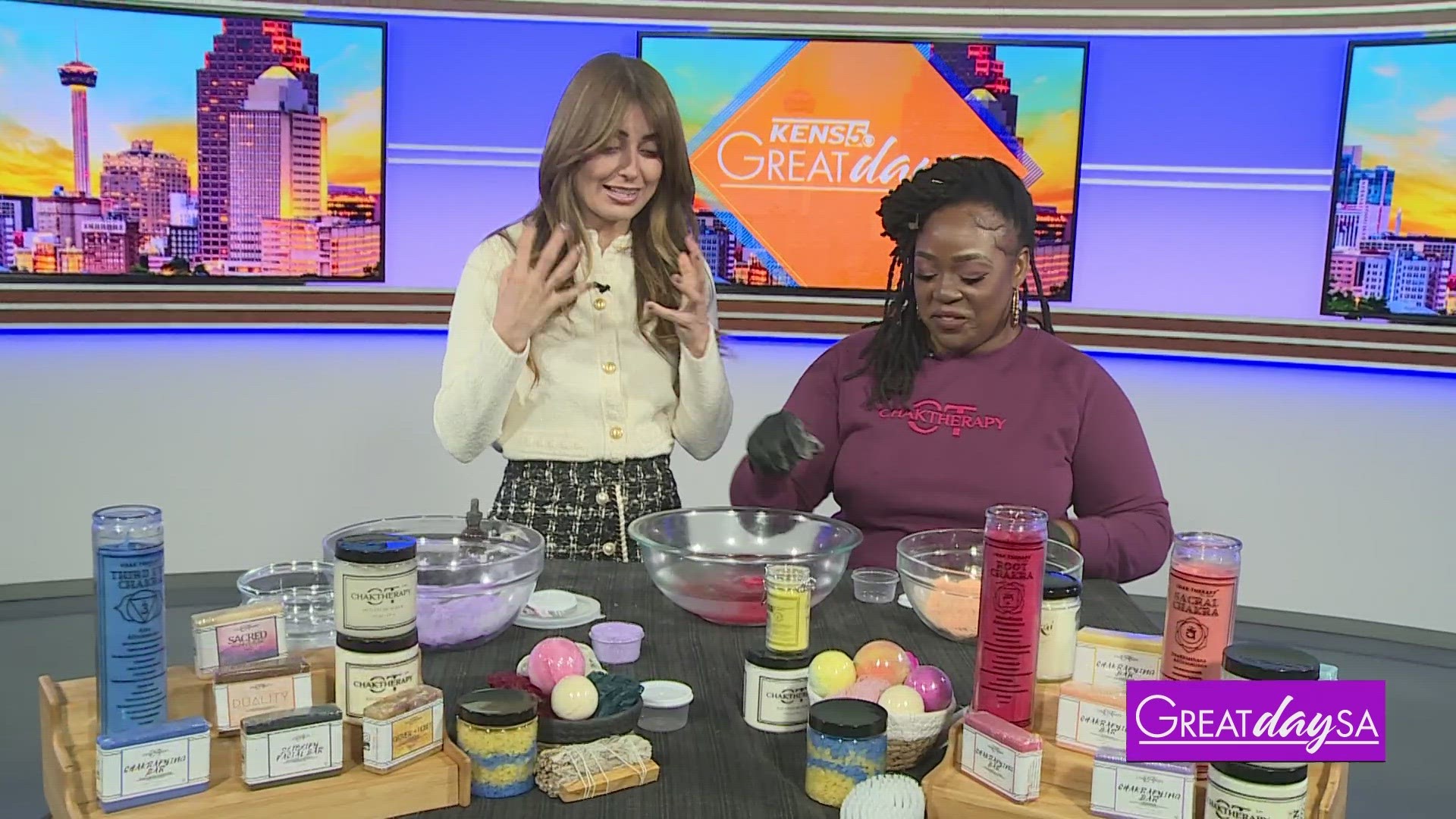 Mycheryl Russ with Chak Therapy shows Roma how to create a homemade bath bomb with great intentions & positive energy for the New Year.