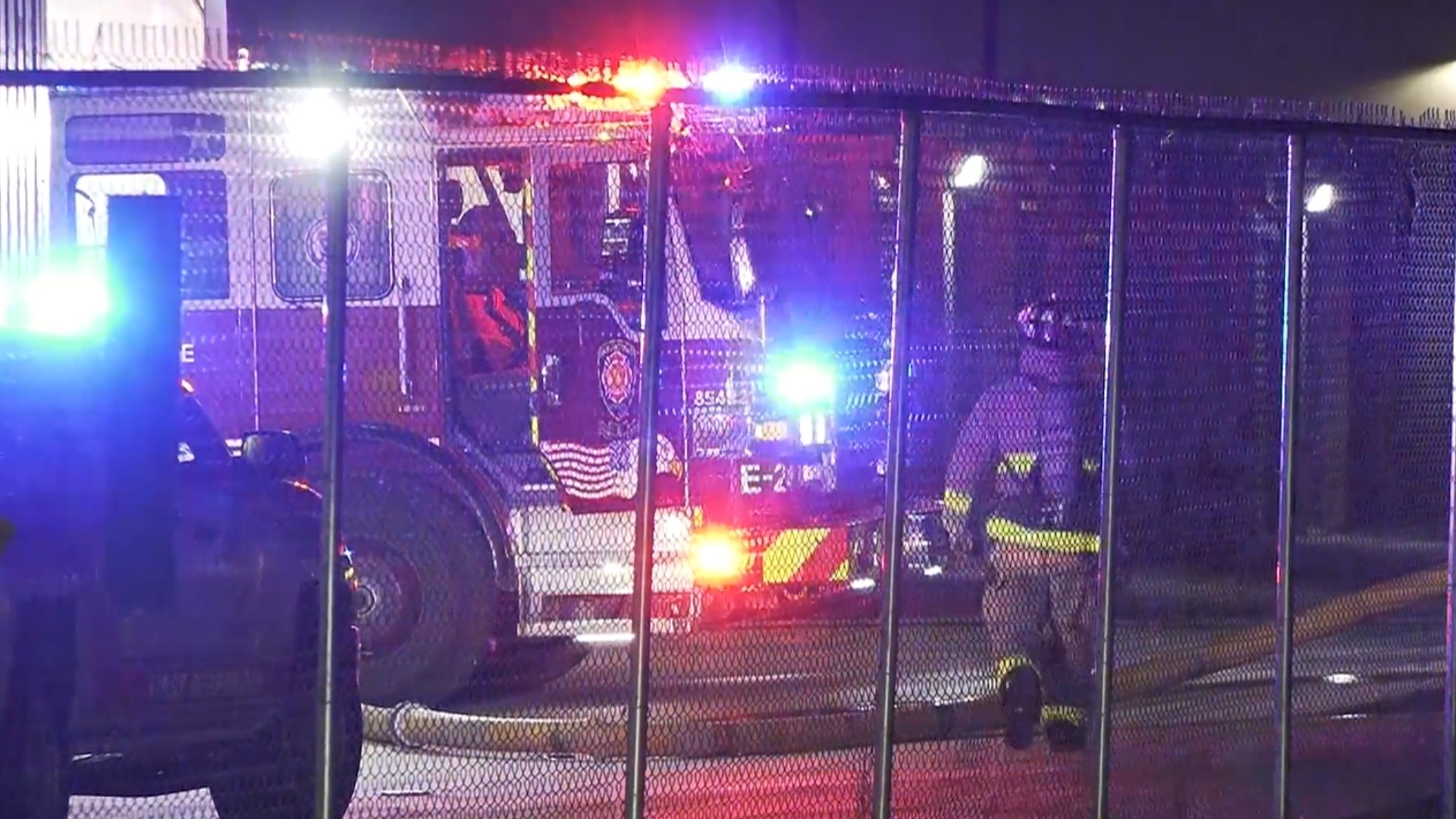 firefighters-end-blaze-at-two-storage-units-officials-say-kens5