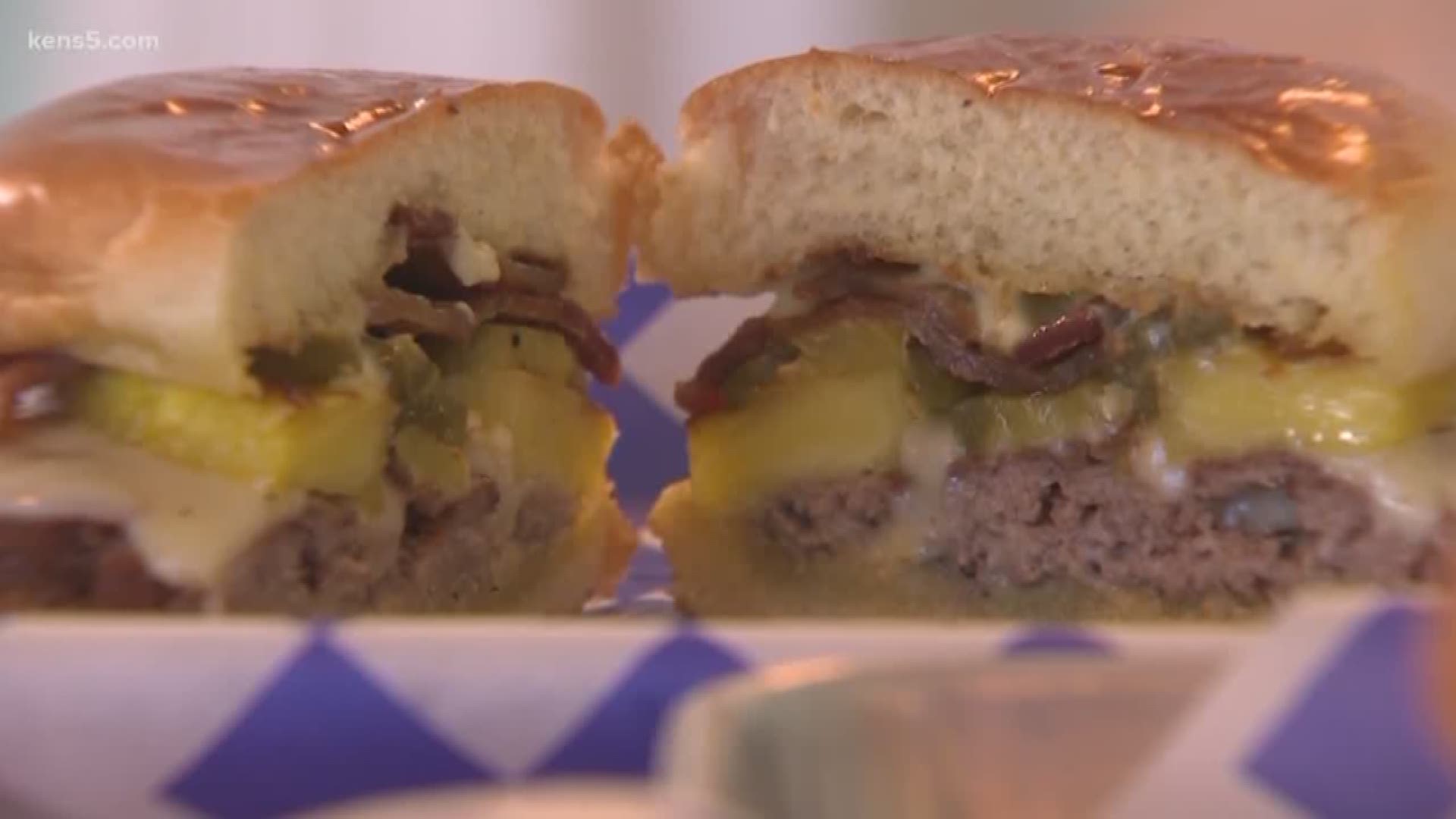 KENS 5's Marvin Hurst tries the delights at Tin Top Burgers and Beer in New Braunfels in this week's Neighborhood Eats.