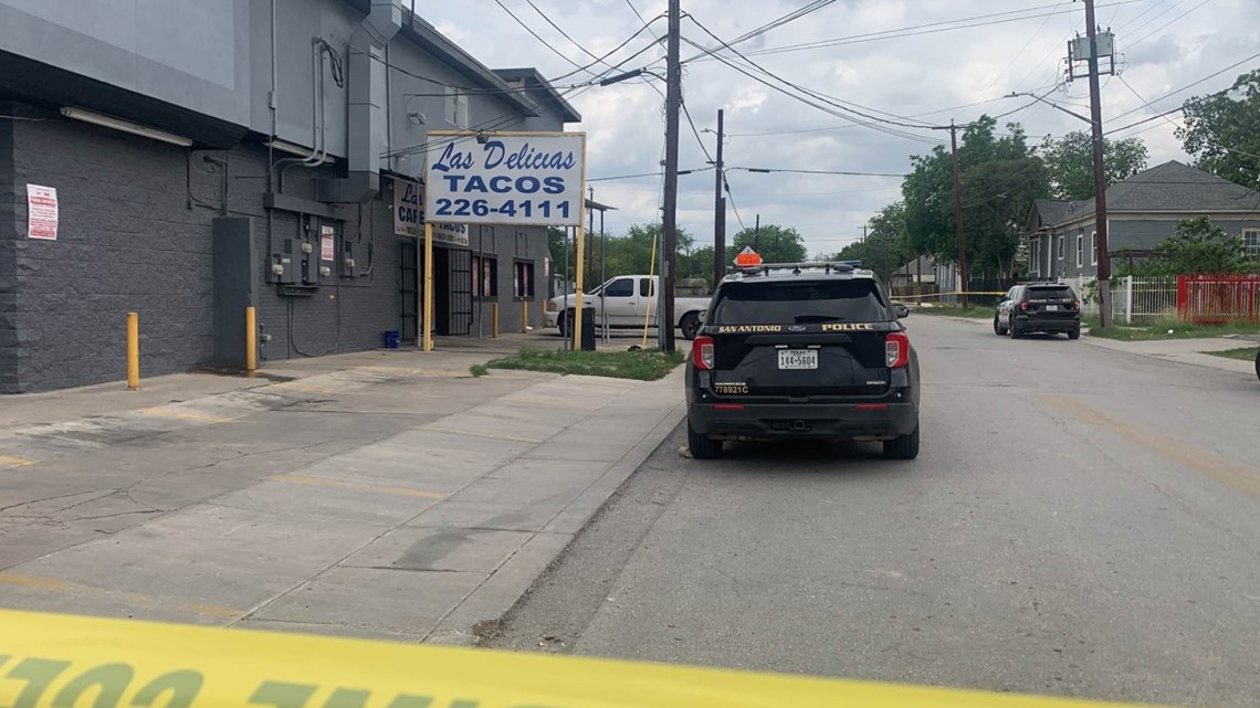 Man struck with machete; witness chases suspect into creek - Vimarsana News