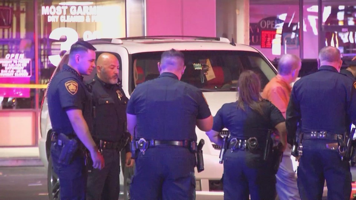 Man Killed During A Fight Outside A San Antonio Bar, Officials Say ...