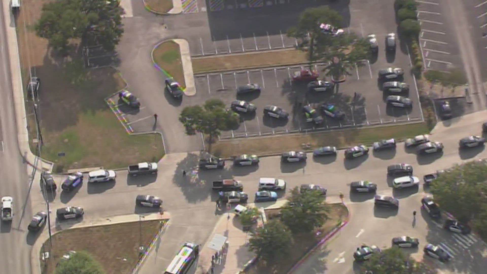 What we know: Two San Antonio police officers shot by wanted man ...