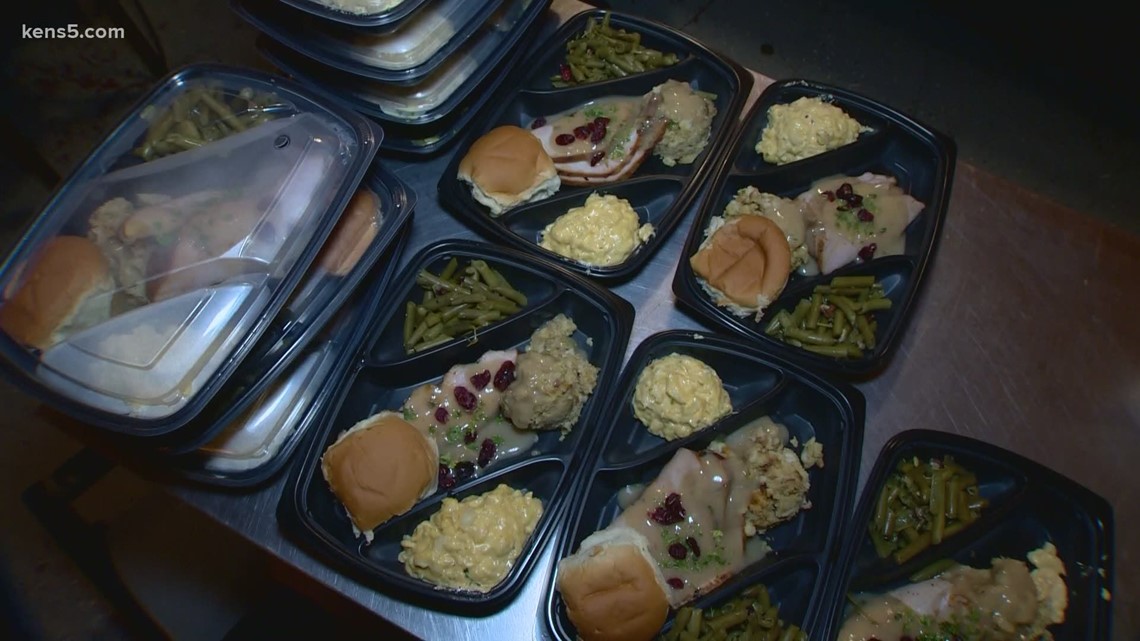 Smoke BBQ in San Antonio serves upwards of 10,000 individually packaged meals for Thanksgiving | kens5.com