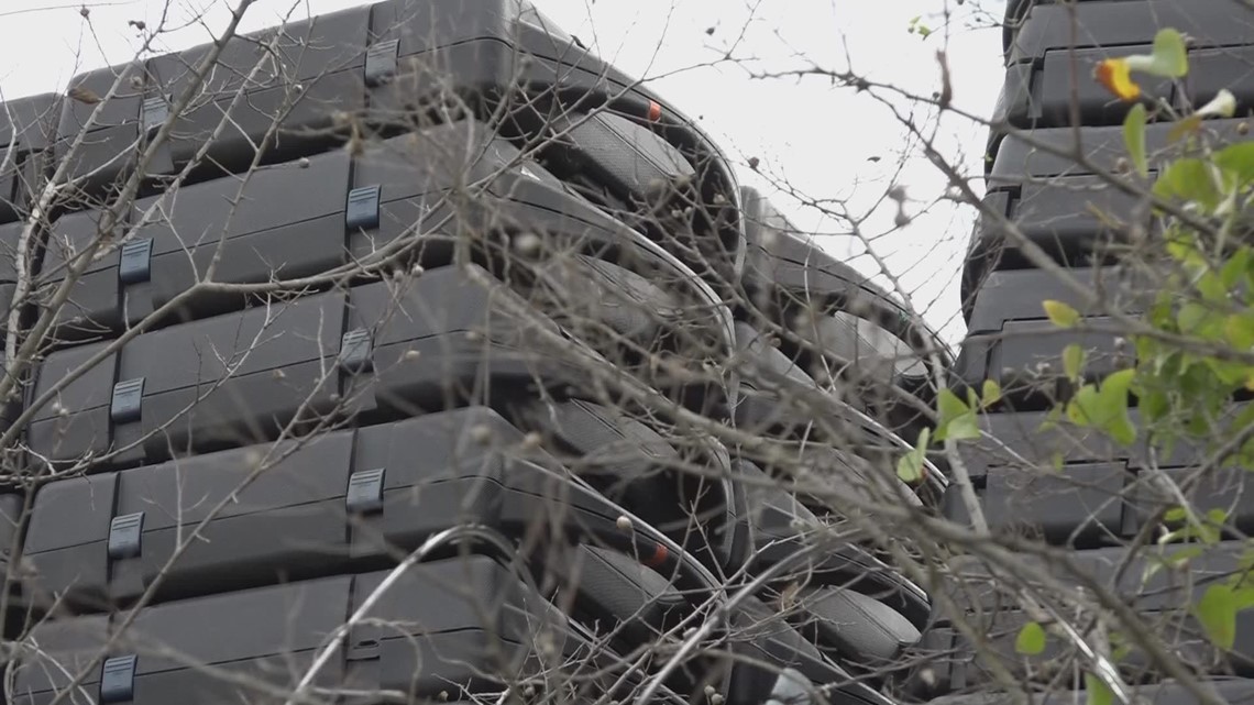Hundreds of old voting machines found in San Antonio parking lot - Vimarsana News