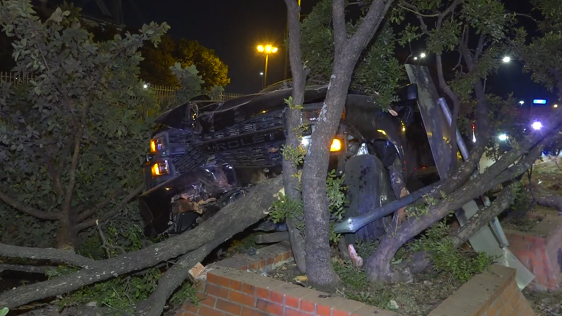 Driver Arrested For Dwi After Crashing Truck Into Tree Downtown