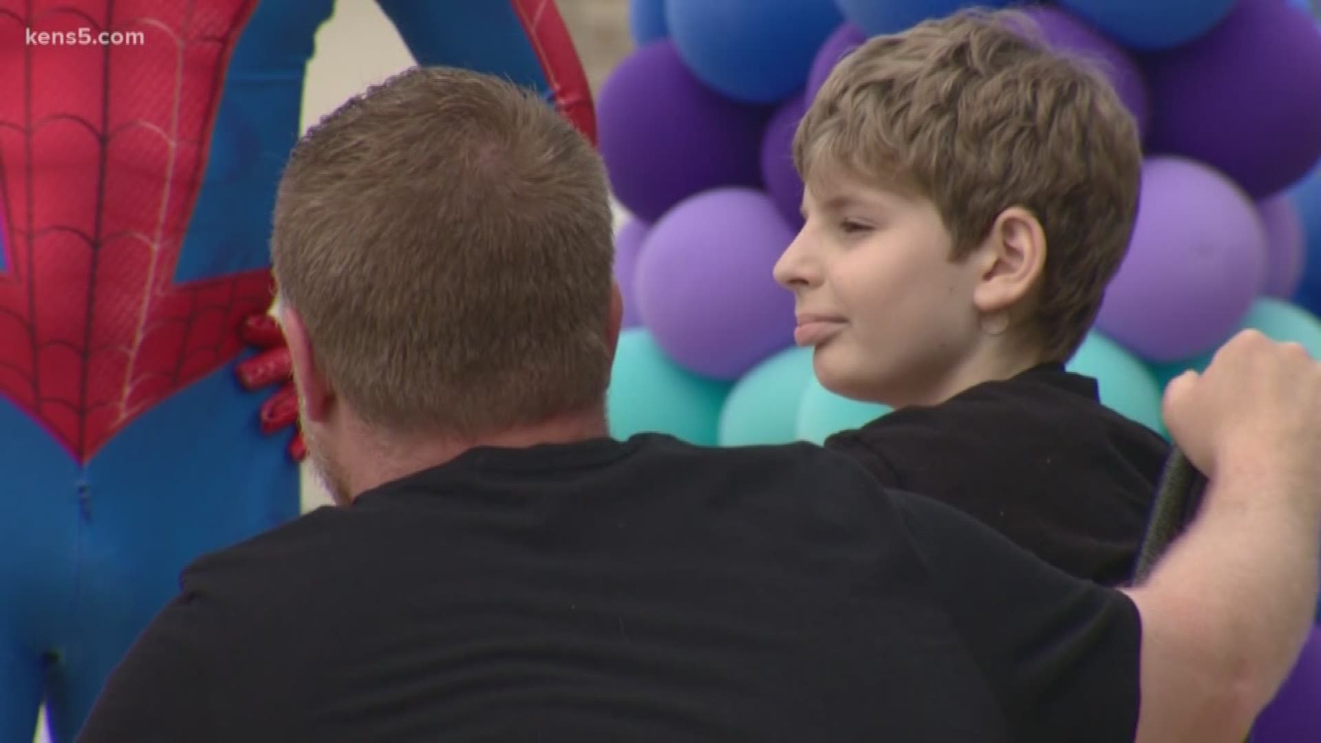 Heartwarming: Neighbors surprise boy with birthday parade