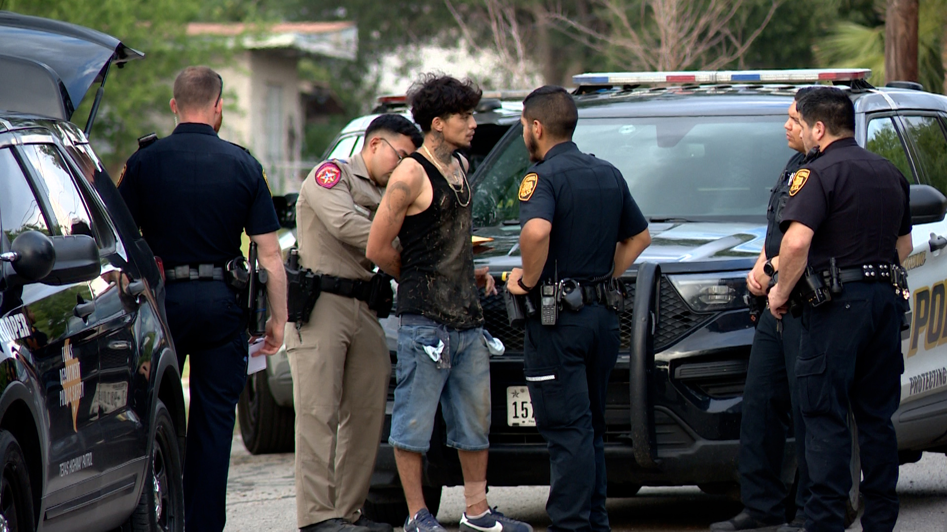 Chase in west-side San Antonio ends in arrest of wanted man ...