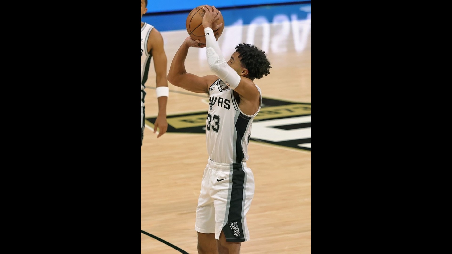 Vibrant 3 Things To Watch In Spurs-timberwolves Game 4 Scene for Your Screen Vibrant 3 Things To Watch In Spurs-timberwolves Game 4 Scene for Your Screen