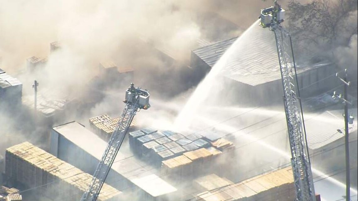 Crews battle east-San Antonio fire - Vimarsana News