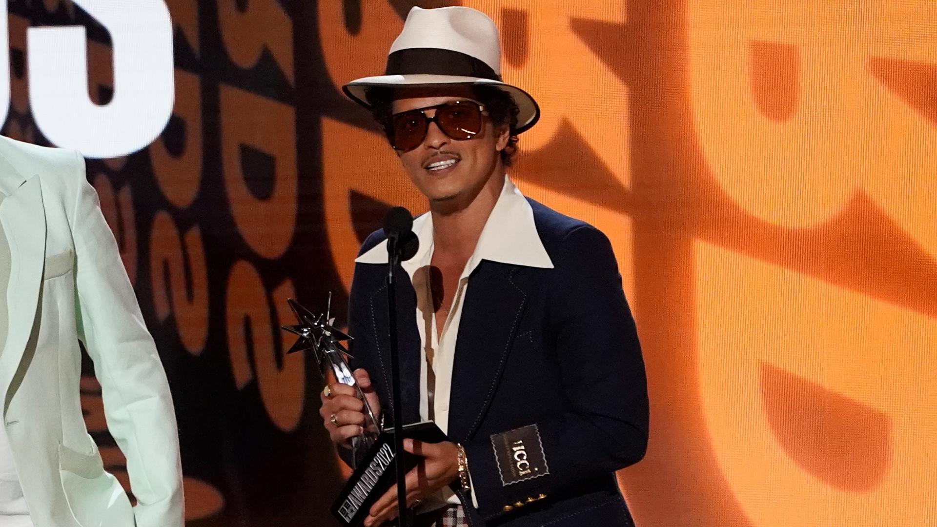 Don t Get Locked Out Of Heaven Bruno Mars Set To Bring Stadium Tour To 