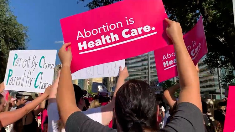 'Women must decide their fate': Hundreds rally for abortion rights in downtown San Antonio