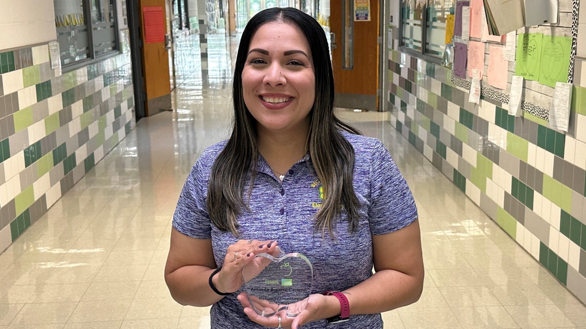 'I love working with these kids' | Southwest ISD special education teacher wins KENS 5 EXCEL Award