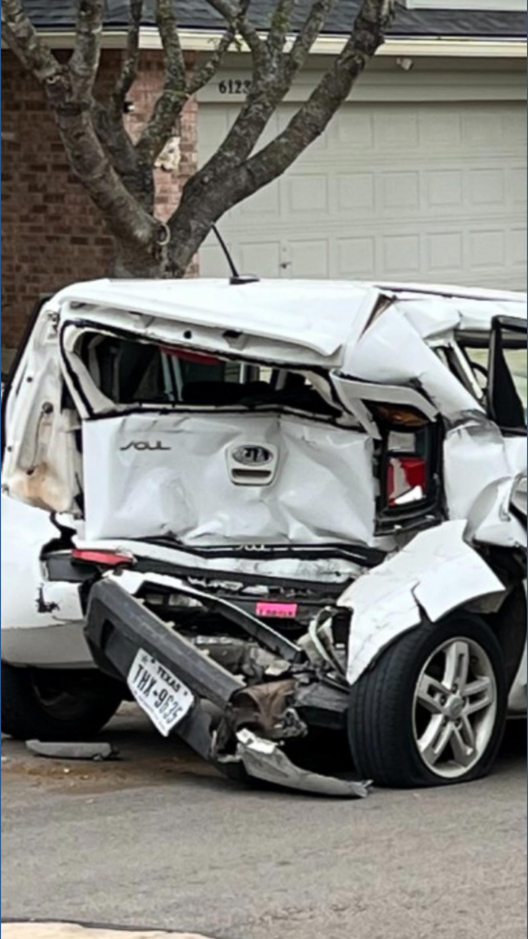 Suspect taken into custody after police pursuit ending in crash on far ...