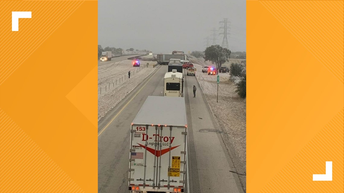 Multiple 18wheelers involved in crash on I10 in Kerr County
