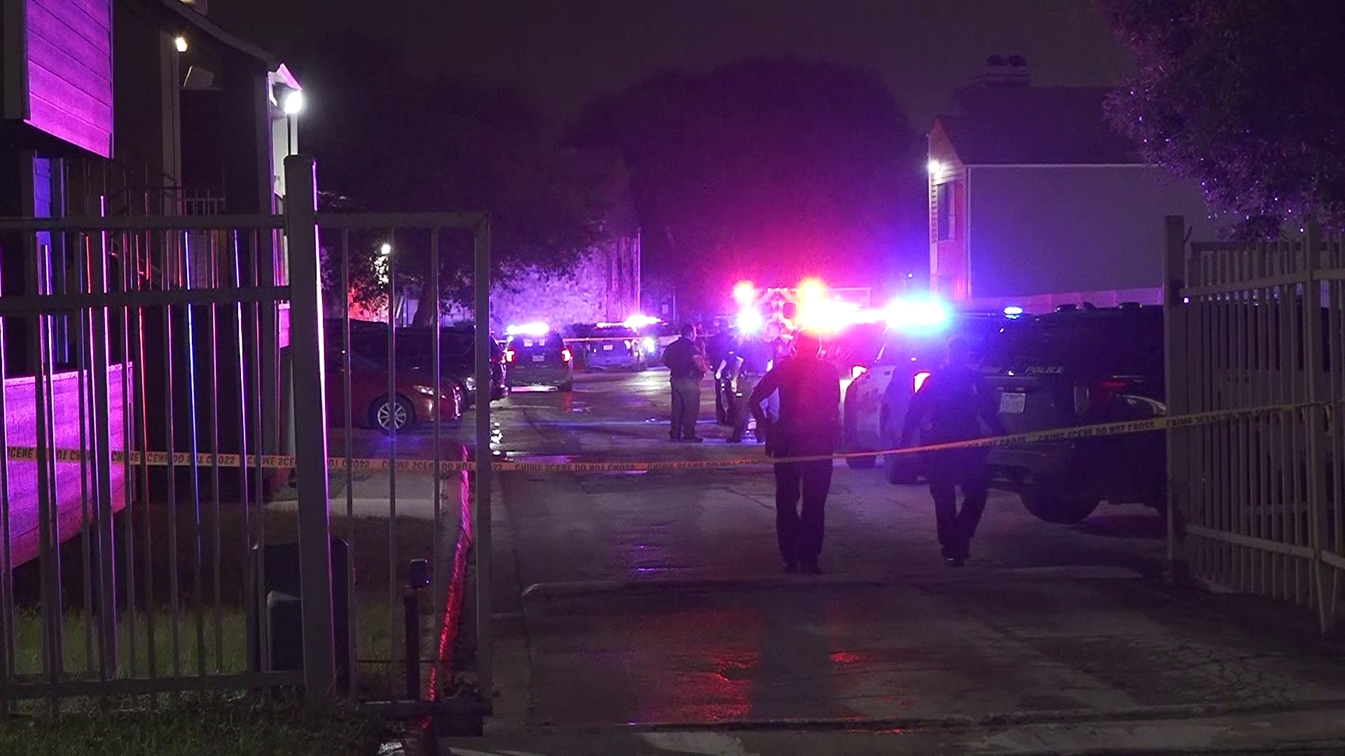 Man shot and killed in car at San Antonio apartments, SAPD says | kens5.com