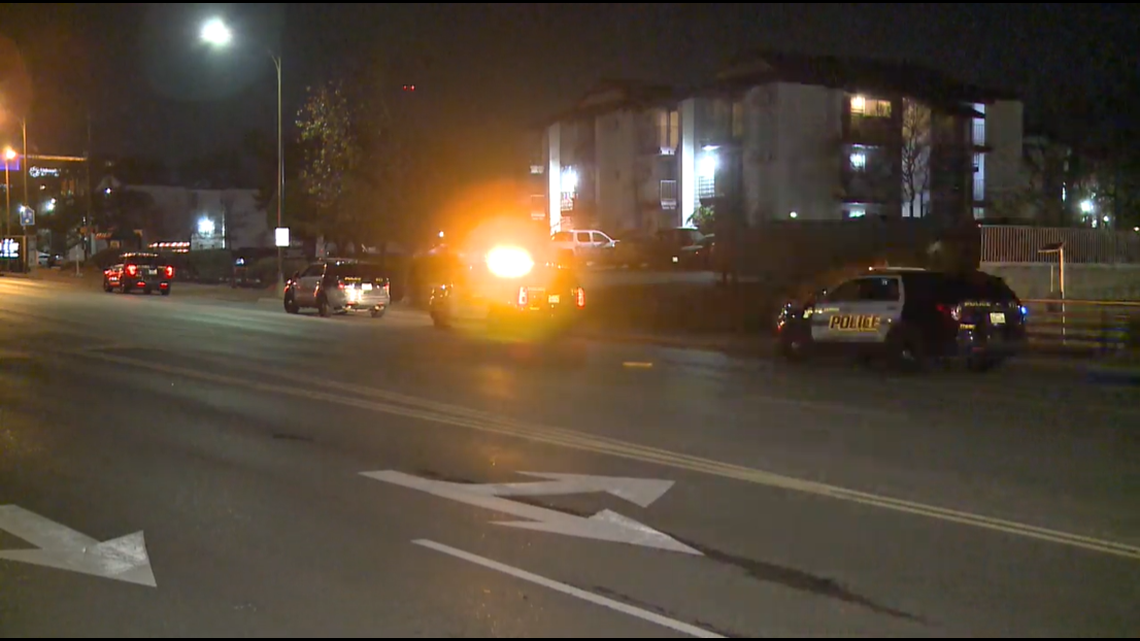 San Antonio Police looking for robbery suspects who allegedly pistol-whipped victim before taking his car - Vimarsana News