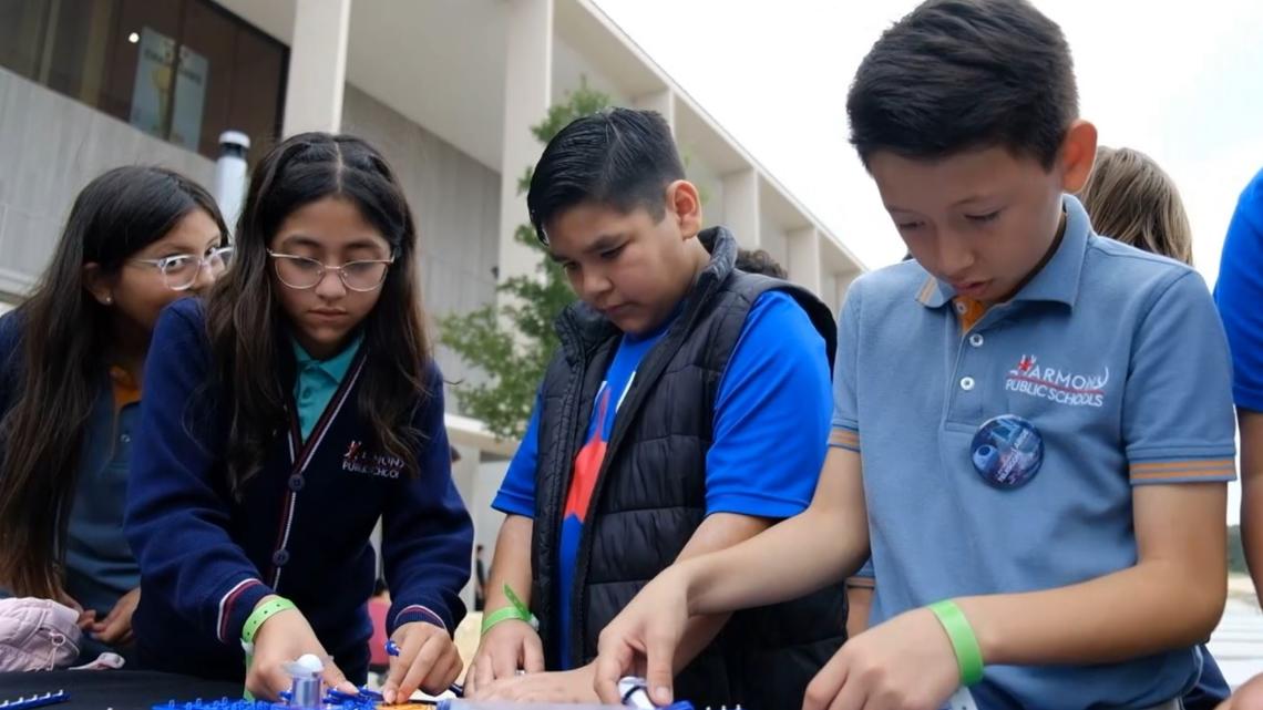 San Antonio students get hands-on with science at eclipse event - Vimarsana News