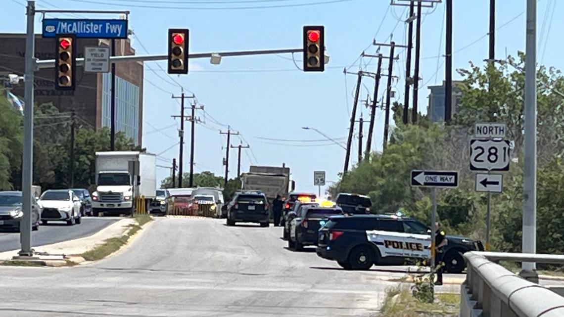 Man attacks driver with hammer, gets shot and killed in apparent road ...